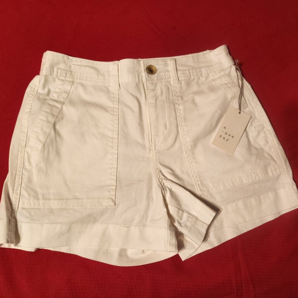 A new day Size 6 Cargo Shorts - NWT